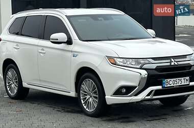 Внедорожник / Кроссовер Mitsubishi Outlander 2021 в Львове