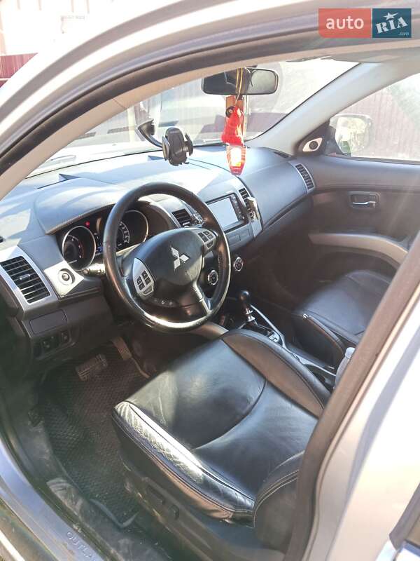 Внедорожник / Кроссовер Mitsubishi Outlander 2010 в Богородчанах