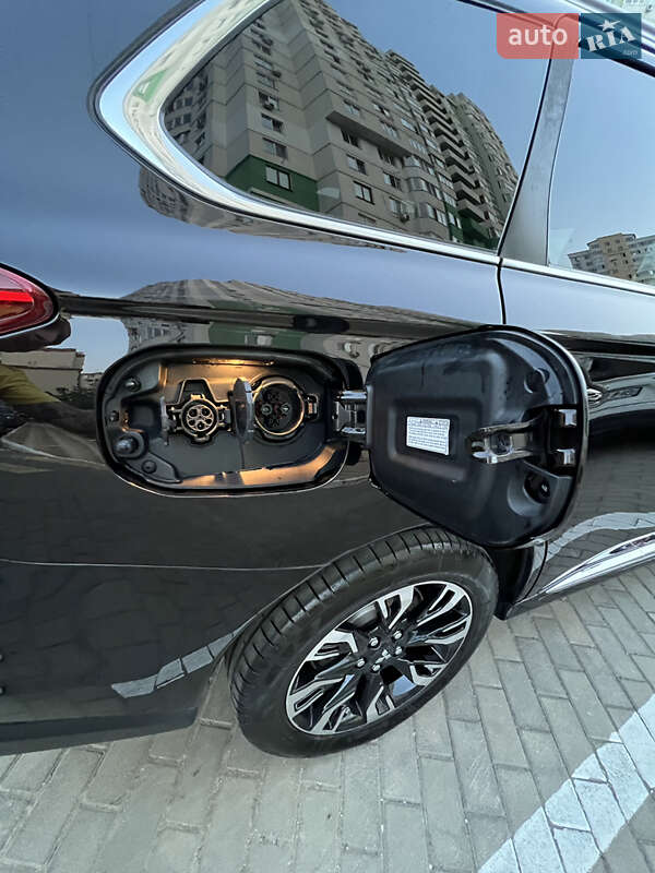 Внедорожник / Кроссовер Mitsubishi Outlander 2018 в Одессе