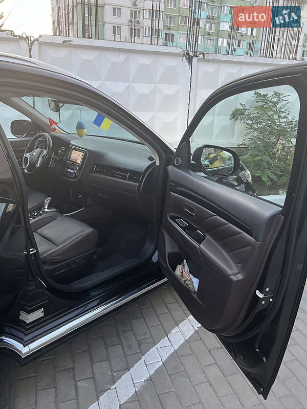 Внедорожник / Кроссовер Mitsubishi Outlander 2018 в Одессе