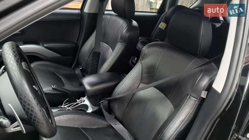 Внедорожник / Кроссовер Mitsubishi Outlander 2010 в Звенигородке фото 2 Внедорожник / Кроссовер Mitsubishi Outlander 2010 в Звенигородке