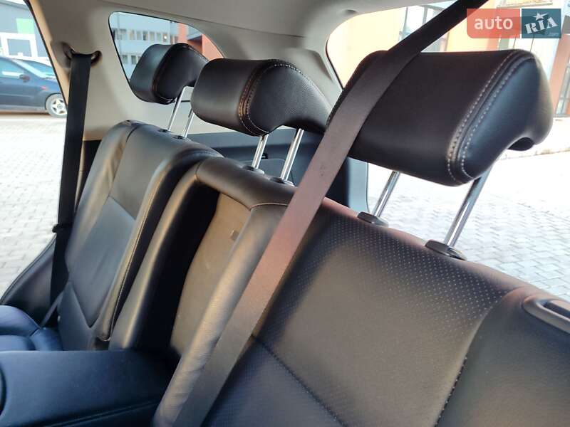 Внедорожник / Кроссовер Mitsubishi Outlander 2013 в Львове