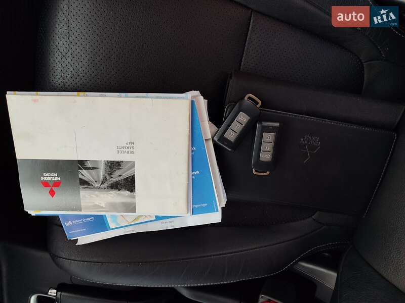 Внедорожник / Кроссовер Mitsubishi Outlander 2013 в Львове