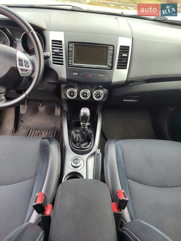 Внедорожник / Кроссовер Mitsubishi Outlander 2011 в Любаре фото 12 Внедорожник / Кроссовер Mitsubishi Outlander 2011 в Любаре