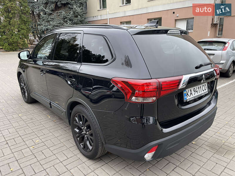 Позашляховик / Кросовер Mitsubishi Outlander 2018 в Чернігові