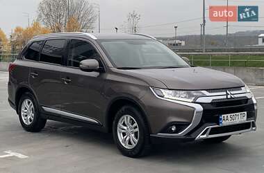 Внедорожник / Кроссовер Mitsubishi Outlander 2018 в Киеве