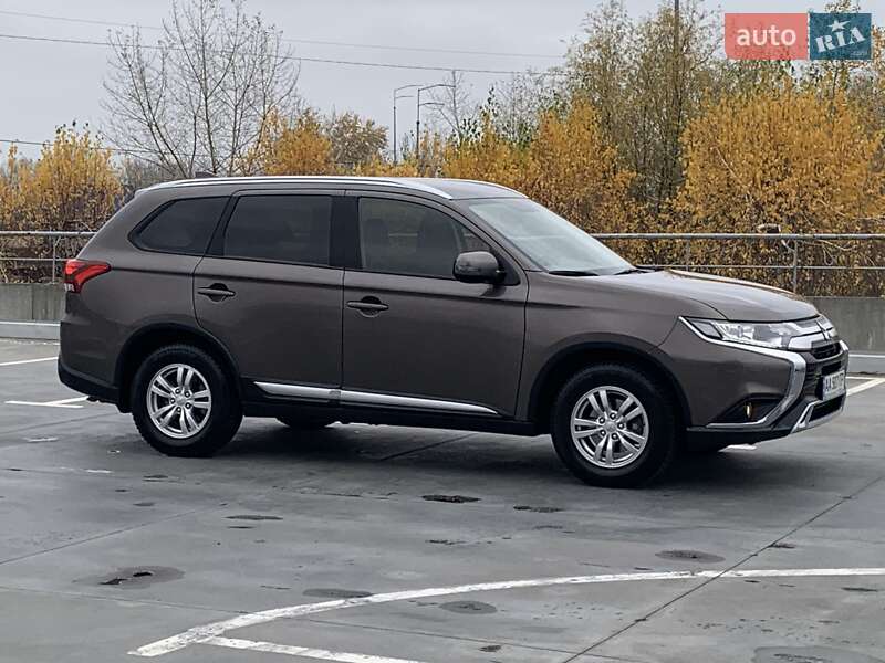 Внедорожник / Кроссовер Mitsubishi Outlander 2018 в Киеве фото 17 Внедорожник / Кроссовер Mitsubishi Outlander 2018 в Киеве