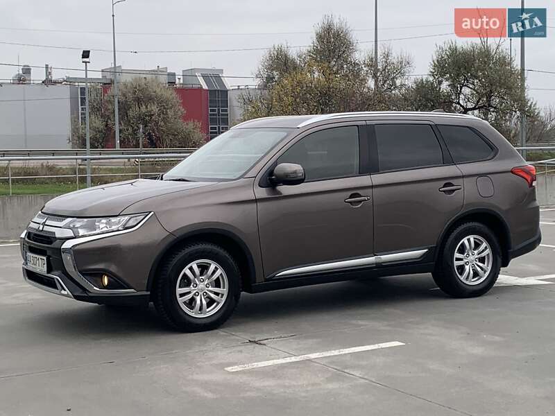 Внедорожник / Кроссовер Mitsubishi Outlander 2018 в Киеве фото 2 Внедорожник / Кроссовер Mitsubishi Outlander 2018 в Киеве