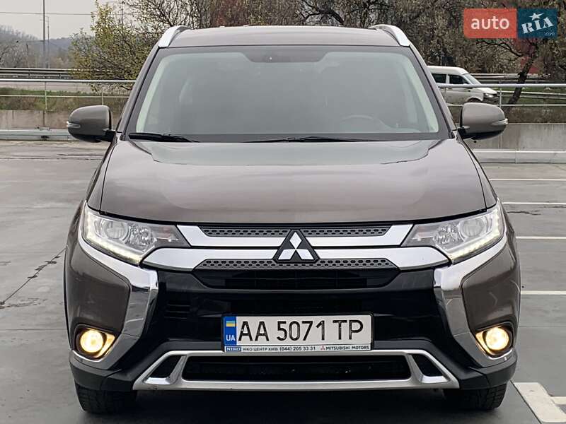 Внедорожник / Кроссовер Mitsubishi Outlander 2018 в Киеве фото 45 Внедорожник / Кроссовер Mitsubishi Outlander 2018 в Киеве