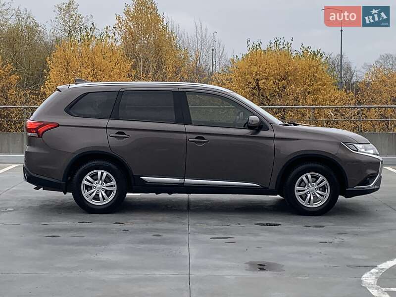 Внедорожник / Кроссовер Mitsubishi Outlander 2018 в Киеве фото 15 Внедорожник / Кроссовер Mitsubishi Outlander 2018 в Киеве