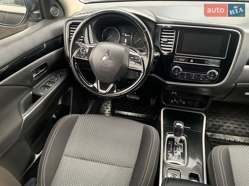 Внедорожник / Кроссовер Mitsubishi Outlander 2018 в Киеве фото 108 Внедорожник / Кроссовер Mitsubishi Outlander 2018 в Киеве
