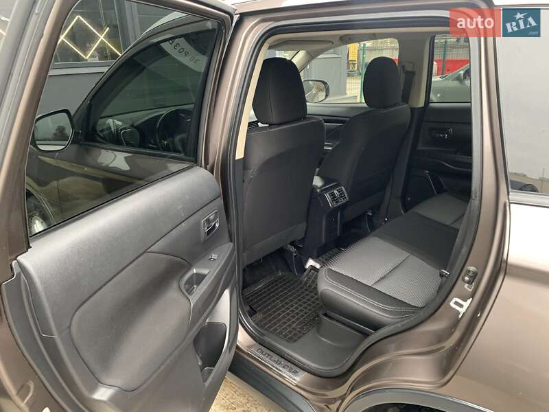 Внедорожник / Кроссовер Mitsubishi Outlander 2018 в Киеве фото 122 Внедорожник / Кроссовер Mitsubishi Outlander 2018 в Киеве