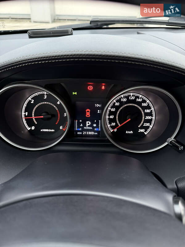 Позашляховик / Кросовер Mitsubishi Outlander 2011 в Києві фото 8 Позашляховик / Кросовер Mitsubishi Outlander 2011 в Києві