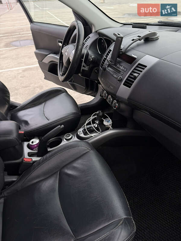 Позашляховик / Кросовер Mitsubishi Outlander 2011 в Києві фото 13 Позашляховик / Кросовер Mitsubishi Outlander 2011 в Києві