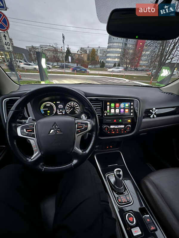 Позашляховик / Кросовер Mitsubishi Outlander 2018 в Харкові