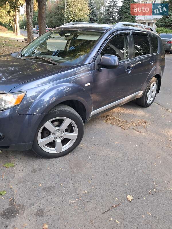 Внедорожник / Кроссовер Mitsubishi Outlander 2008 в Черкассах