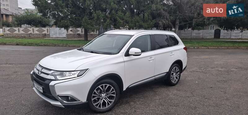 Позашляховик / Кросовер Mitsubishi Outlander 2015 в Білій Церкві