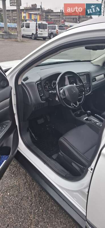 Позашляховик / Кросовер Mitsubishi Outlander 2015 в Білій Церкві