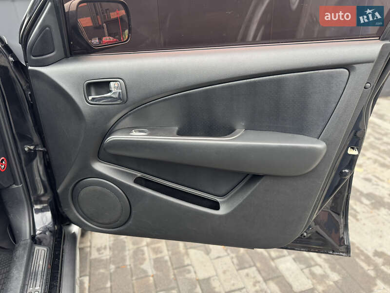 Внедорожник / Кроссовер Mitsubishi Outlander 2006 в Киеве фото 53 Внедорожник / Кроссовер Mitsubishi Outlander 2006 в Киеве