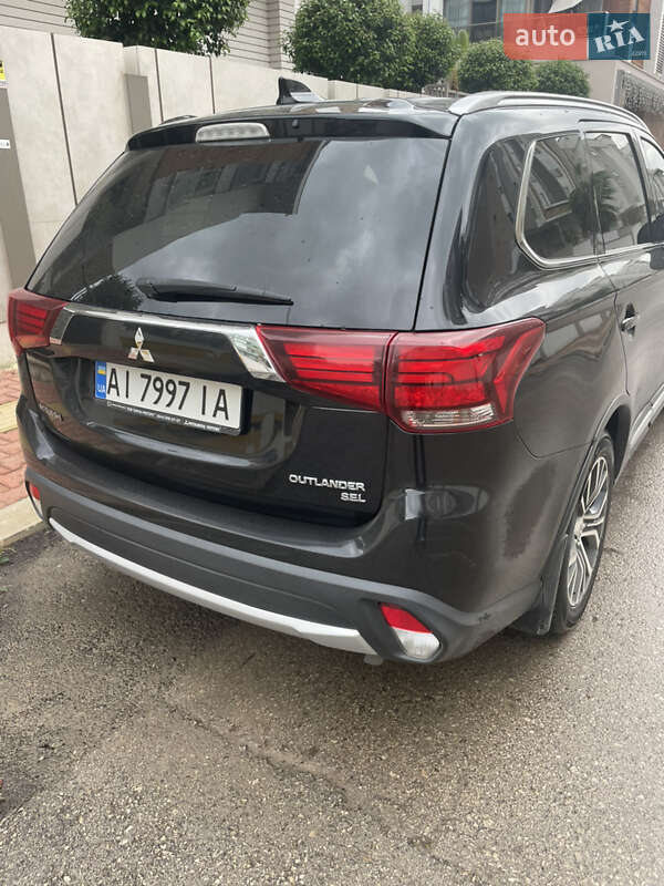 Внедорожник / Кроссовер Mitsubishi Outlander 2018 в Киеве