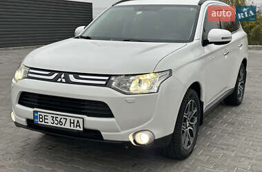 Внедорожник / Кроссовер Mitsubishi Outlander 2013 в Николаеве