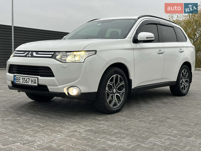 Внедорожник / Кроссовер Mitsubishi Outlander 2013 в Николаеве