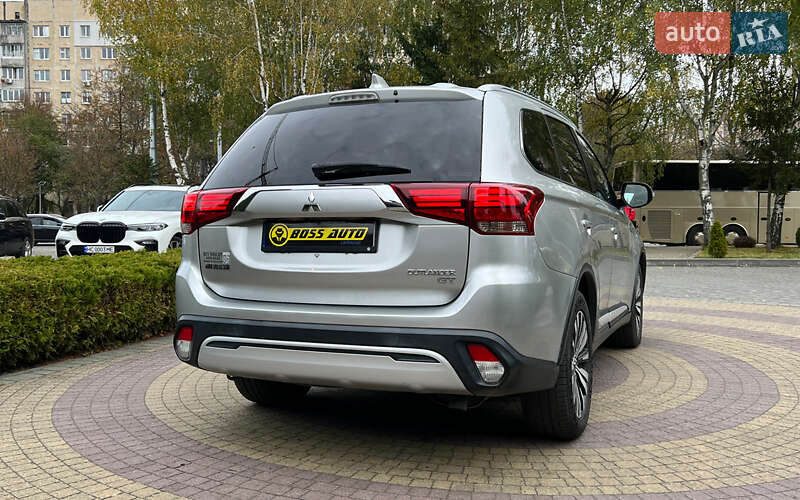 Позашляховик / Кросовер Mitsubishi Outlander 2018 в Львові фото 7 Позашляховик / Кросовер Mitsubishi Outlander 2018 в Львові
