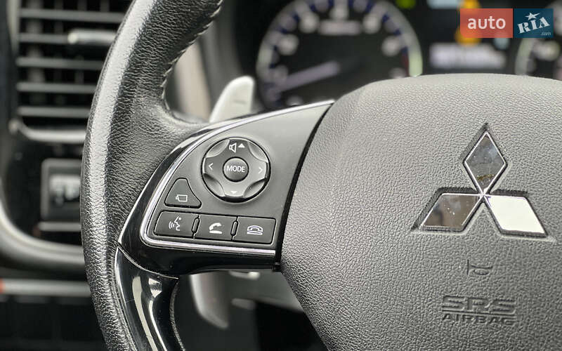 Позашляховик / Кросовер Mitsubishi Outlander 2018 в Львові фото 12 Позашляховик / Кросовер Mitsubishi Outlander 2018 в Львові