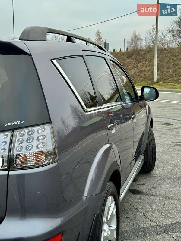 Внедорожник / Кроссовер Mitsubishi Outlander 2011 в Полтаве