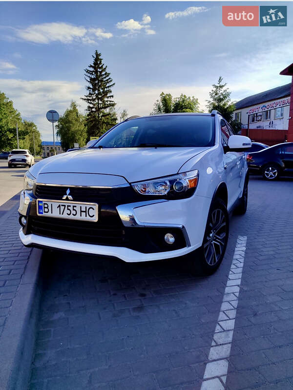 Позашляховик / Кросовер Mitsubishi Outlander 2016 в Лубнах