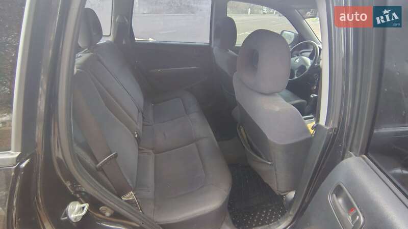 Позашляховик / Кросовер Mitsubishi Outlander 2005 в Ромнах