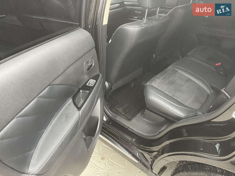 Позашляховик / Кросовер Mitsubishi Outlander 2016 в Києві фото 11 Позашляховик / Кросовер Mitsubishi Outlander 2016 в Києві