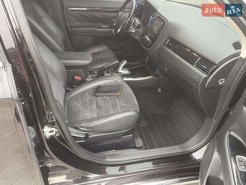 Позашляховик / Кросовер Mitsubishi Outlander 2016 в Києві фото 17 Позашляховик / Кросовер Mitsubishi Outlander 2016 в Києві