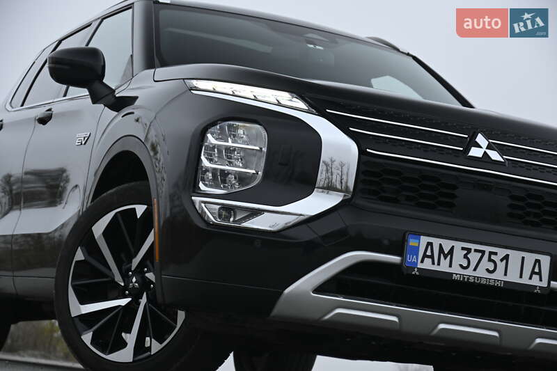 Позашляховик / Кросовер Mitsubishi Outlander 2023 в Бердичеві