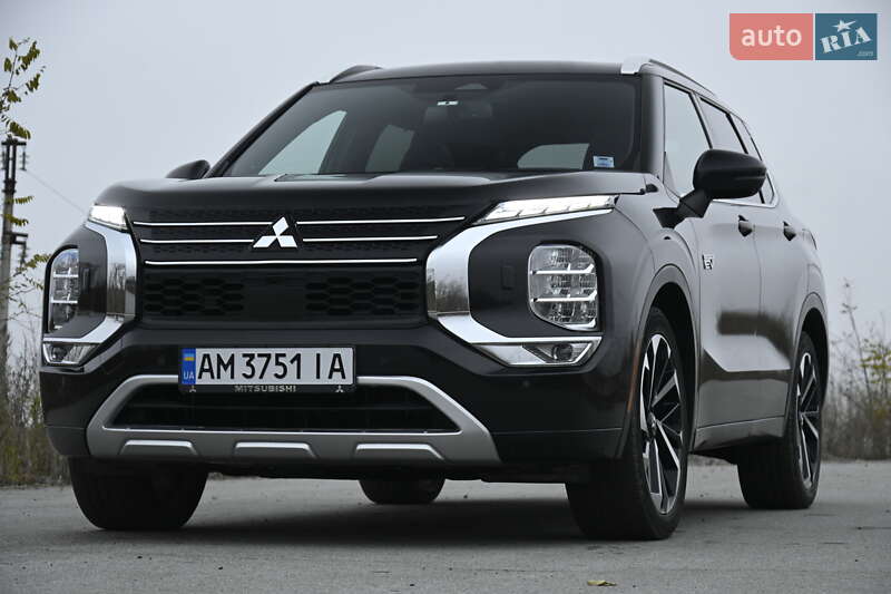 Позашляховик / Кросовер Mitsubishi Outlander 2023 в Бердичеві