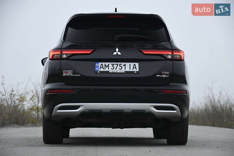 Позашляховик / Кросовер Mitsubishi Outlander 2023 в Бердичеві