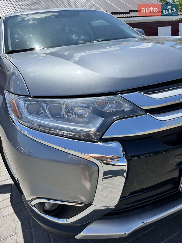 Внедорожник / Кроссовер Mitsubishi Outlander 2013 в Одессе