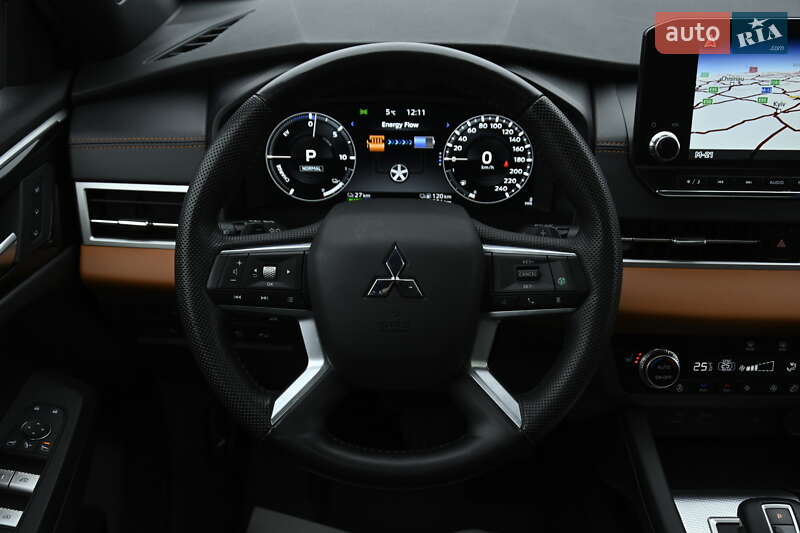 Позашляховик / Кросовер Mitsubishi Outlander 2023 в Бердичеві