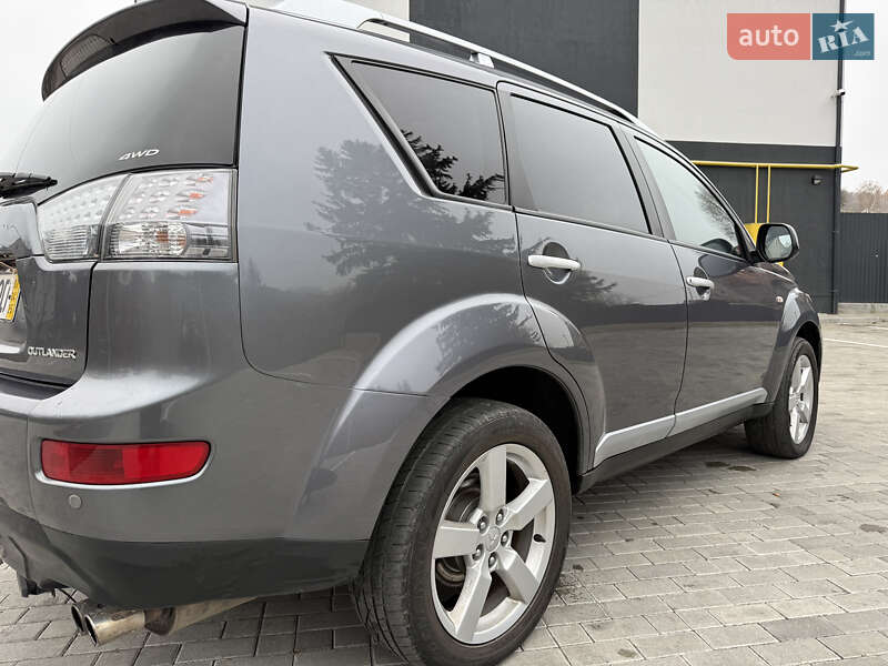 Внедорожник / Кроссовер Mitsubishi Outlander 2009 в Кременце