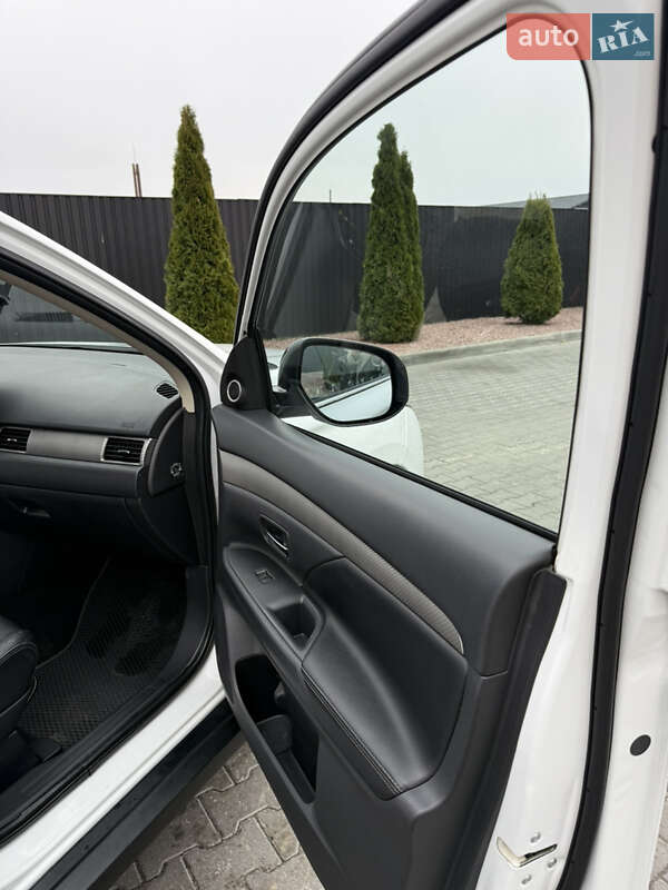 Внедорожник / Кроссовер Mitsubishi Outlander 2012 в Копычинце фото 7 Внедорожник / Кроссовер Mitsubishi Outlander 2012 в Копычинце