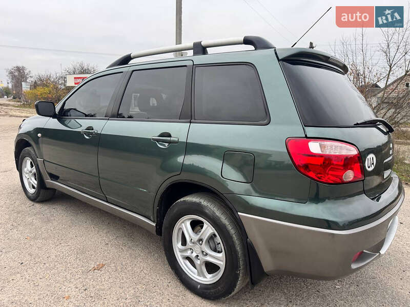 Позашляховик / Кросовер Mitsubishi Outlander 2006 в Охтирці