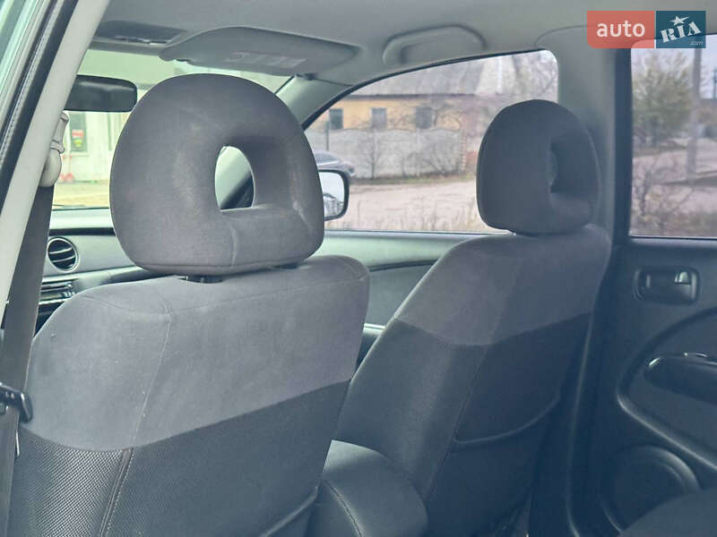 Позашляховик / Кросовер Mitsubishi Outlander 2006 в Охтирці