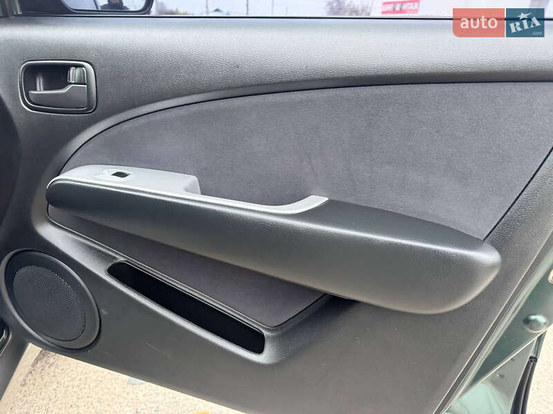 Позашляховик / Кросовер Mitsubishi Outlander 2006 в Охтирці