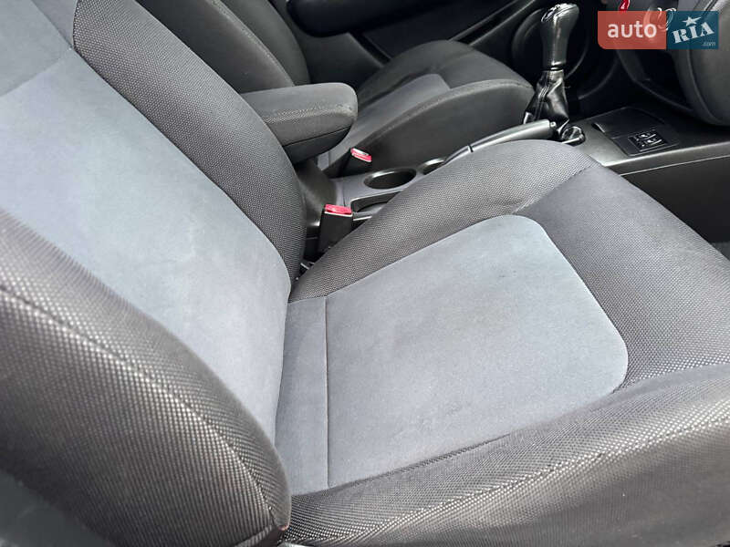 Позашляховик / Кросовер Mitsubishi Outlander 2006 в Охтирці