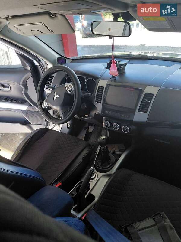Позашляховик / Кросовер Mitsubishi Outlander 2011 в Козині фото 4 Позашляховик / Кросовер Mitsubishi Outlander 2011 в Козині