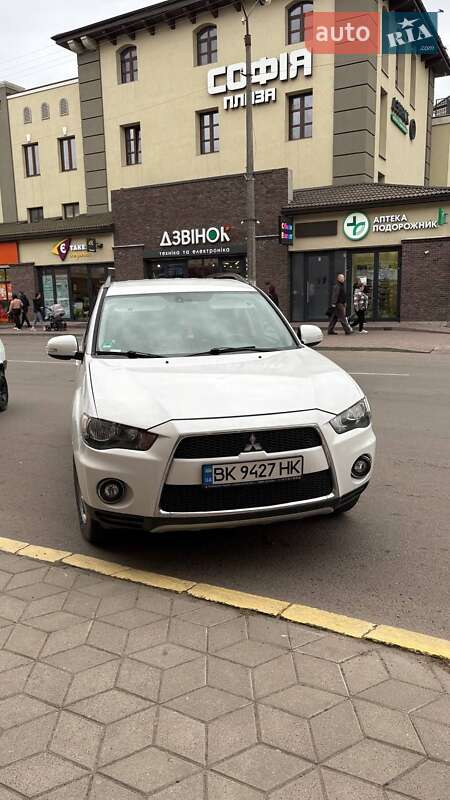 Позашляховик / Кросовер Mitsubishi Outlander 2011 в Козині фото Позашляховик / Кросовер Mitsubishi Outlander 2011 в Козині