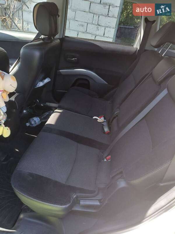 Позашляховик / Кросовер Mitsubishi Outlander 2011 в Козині фото 11 Позашляховик / Кросовер Mitsubishi Outlander 2011 в Козині