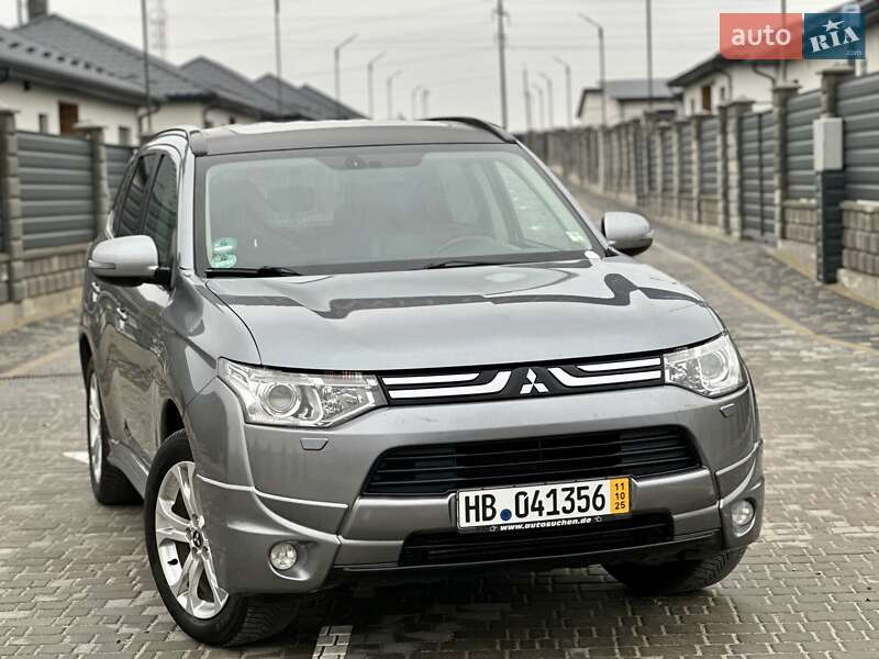 Внедорожник / Кроссовер Mitsubishi Outlander 2013 в Вараше фото 11 Внедорожник / Кроссовер Mitsubishi Outlander 2013 в Вараше