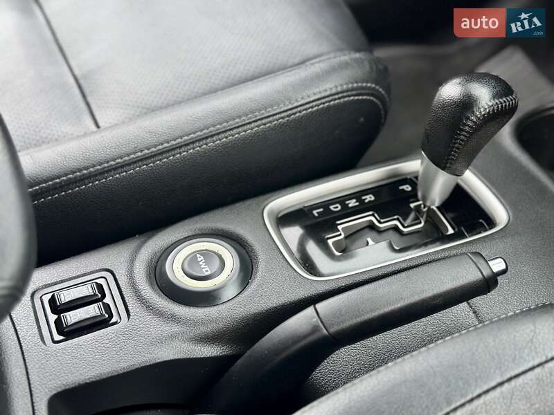Внедорожник / Кроссовер Mitsubishi Outlander 2013 в Вараше фото 41 Внедорожник / Кроссовер Mitsubishi Outlander 2013 в Вараше