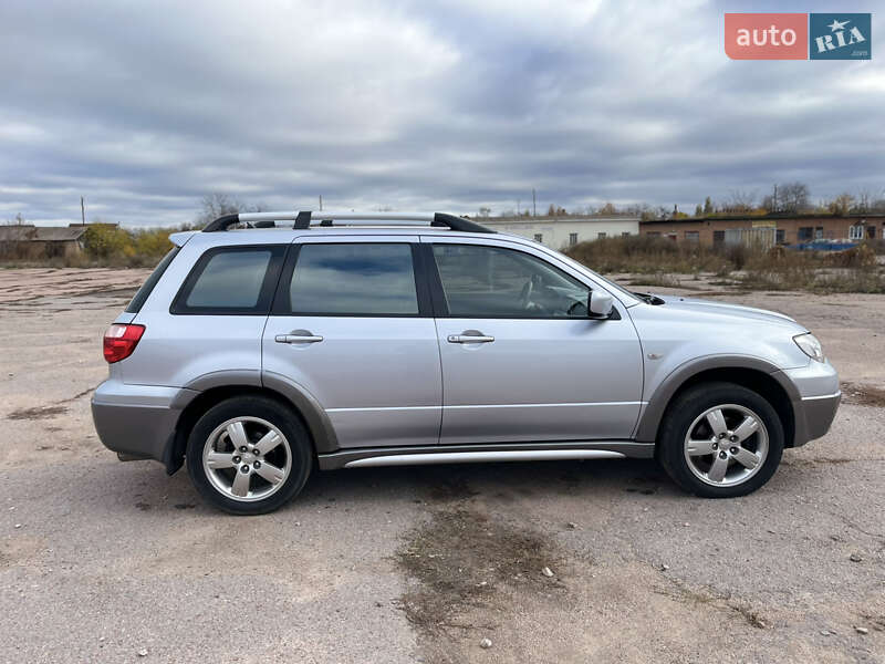Внедорожник / Кроссовер Mitsubishi Outlander 2006 в Прилуках фото 8 Внедорожник / Кроссовер Mitsubishi Outlander 2006 в Прилуках